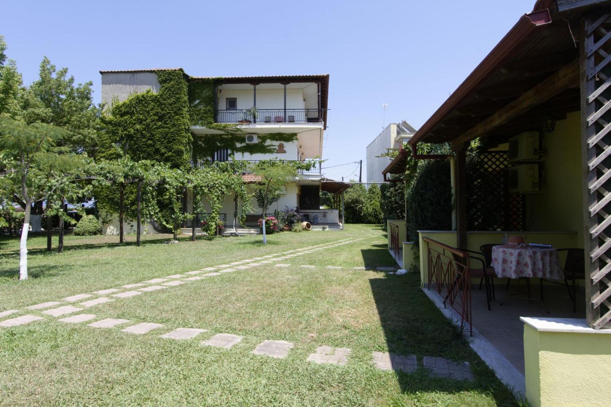 Lotos Apartments สตาวรอส ภายนอก รูปภาพ