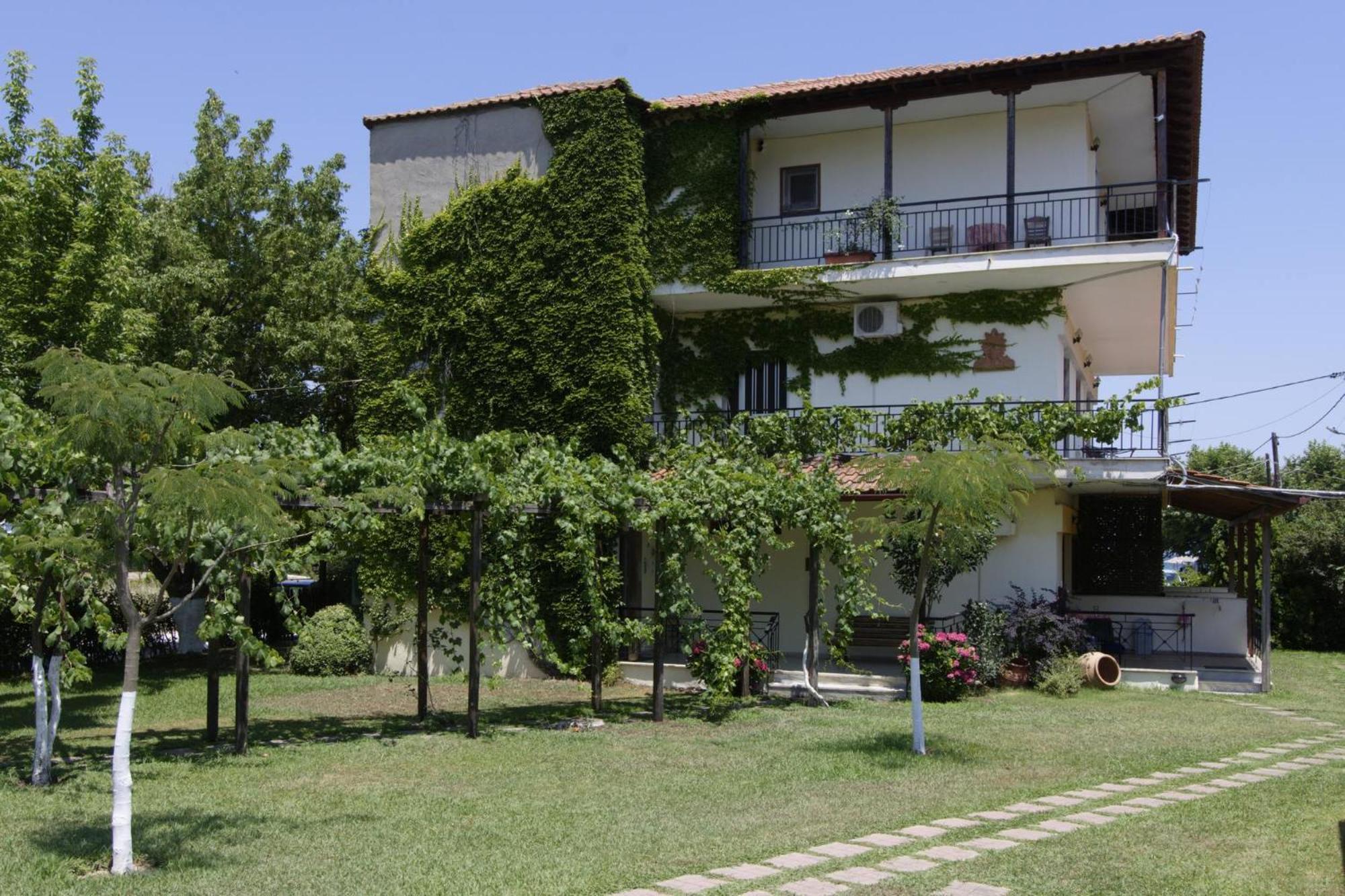 Lotos Apartments สตาวรอส ภายนอก รูปภาพ