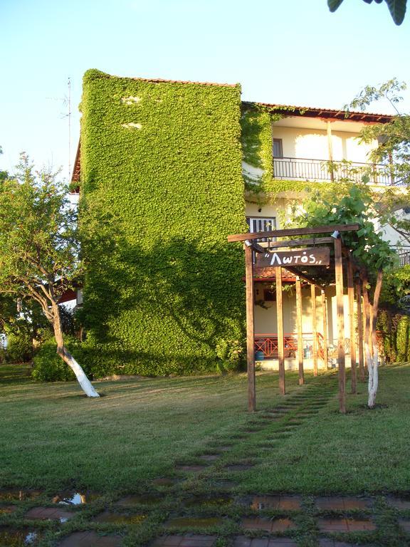Lotos Apartments สตาวรอส ภายนอก รูปภาพ