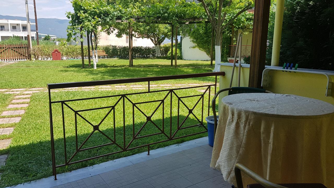 Lotos Apartments สตาวรอส ภายนอก รูปภาพ